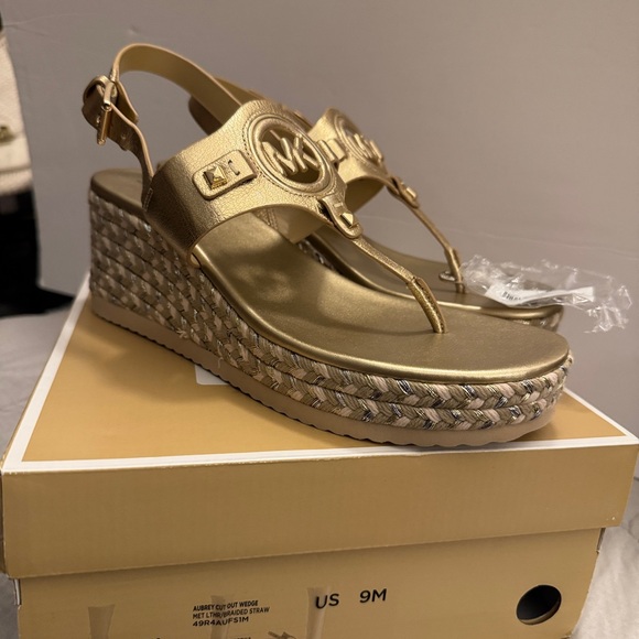 New Michael Kors Metallic Gold Wedge Sandals platforms - Picture 1 of 5